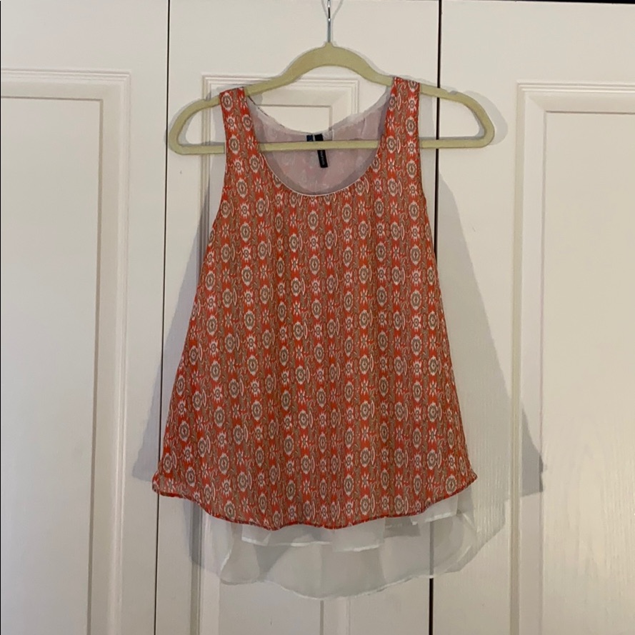 Double Layered Split Back Patterned Tank Top
